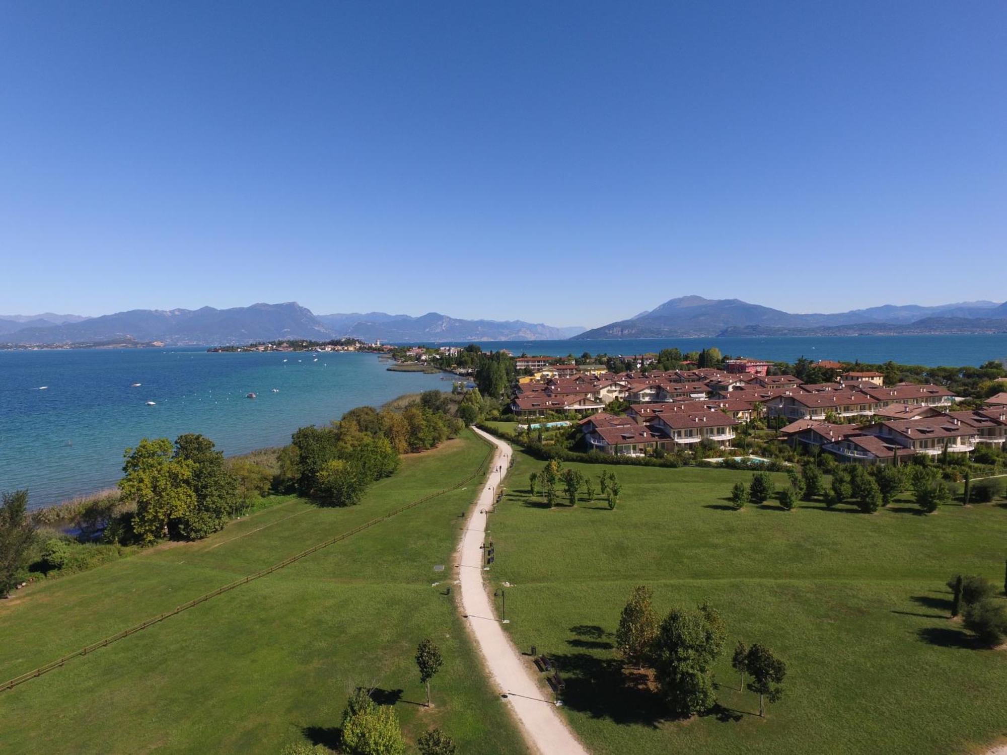 Resort Caesar C4 Sirmione - Gardagate Dış mekan fotoğraf